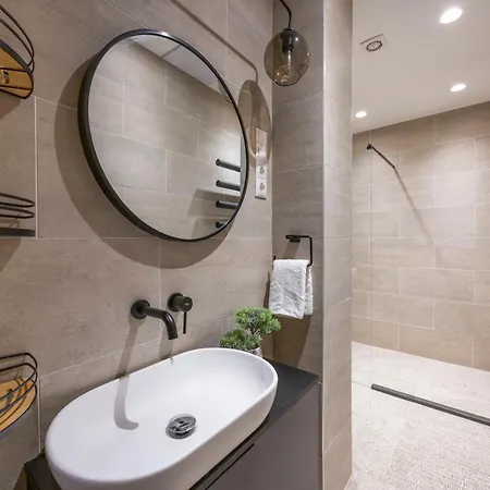 Apartmán Clark & Chain Charm Grand With Castle View
