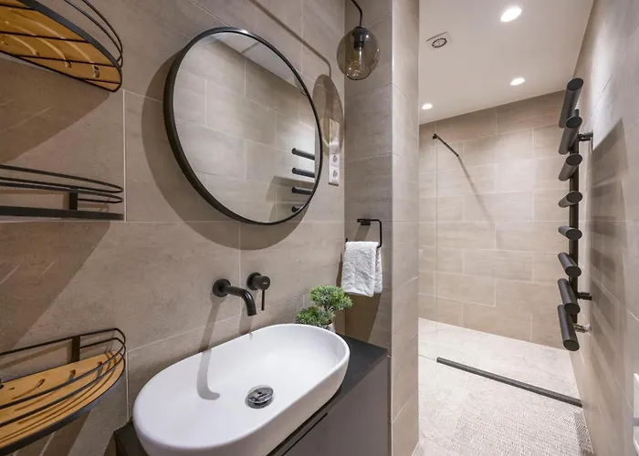 Apartamento Clark & Chain Charm Grand With Castle View